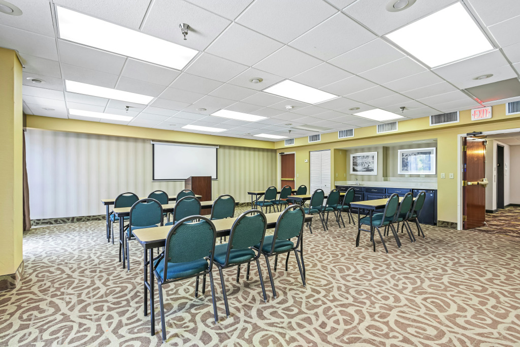 Holiday Inn - St. Petersburg West by IHG