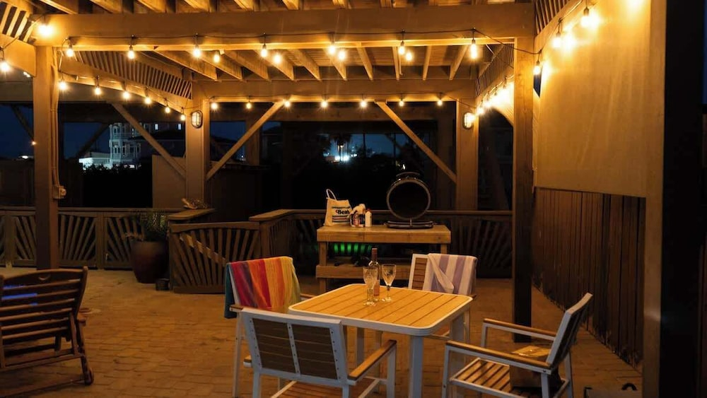 Channelfront - Remodeled - Pool - Boatslips
