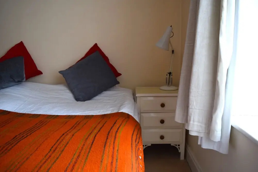 Elegant 2 Bedroom Apartment Near Hyde Park
