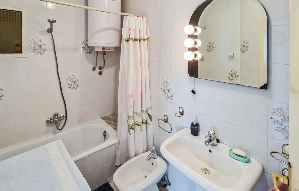 1 Bedroom Stunning Home In Marcana