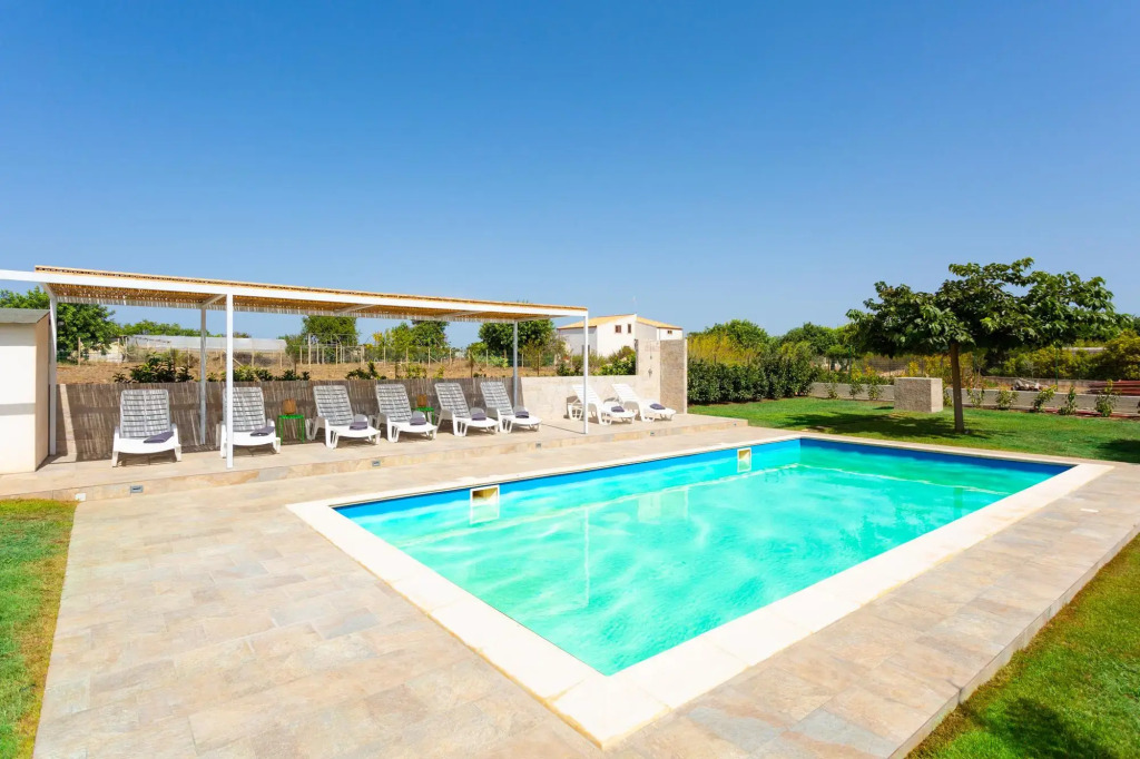 Villa Akos Large Private Pool AC WiFi