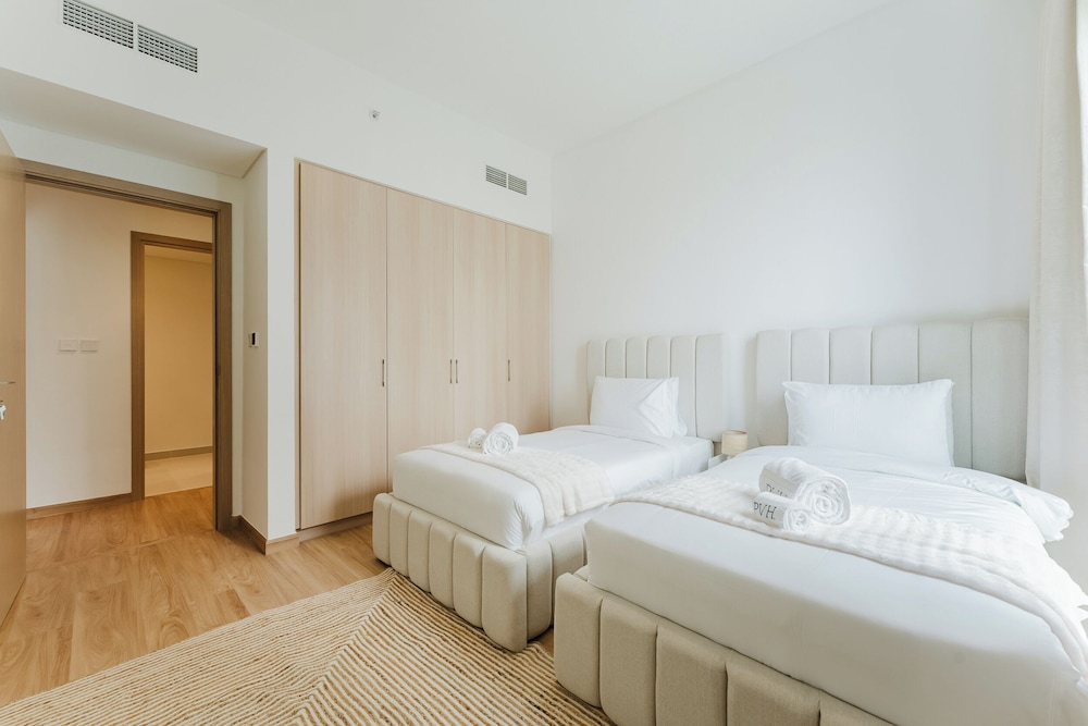 PVH - Refined 2BR - Island Park 2