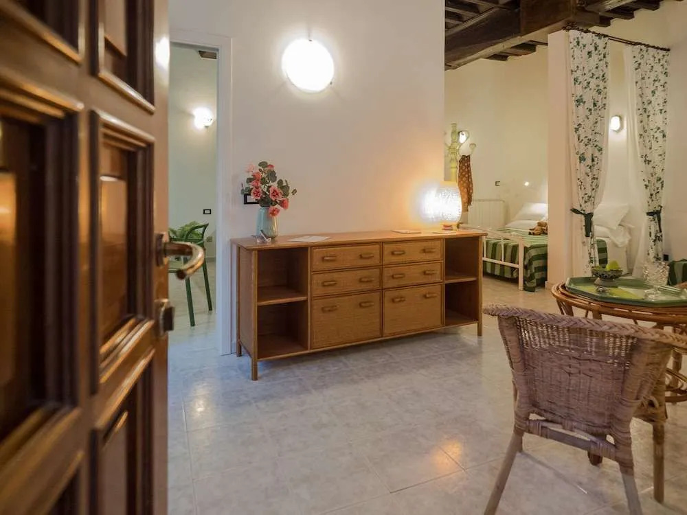 Picabon Quiet Apartment with AC & Balcony