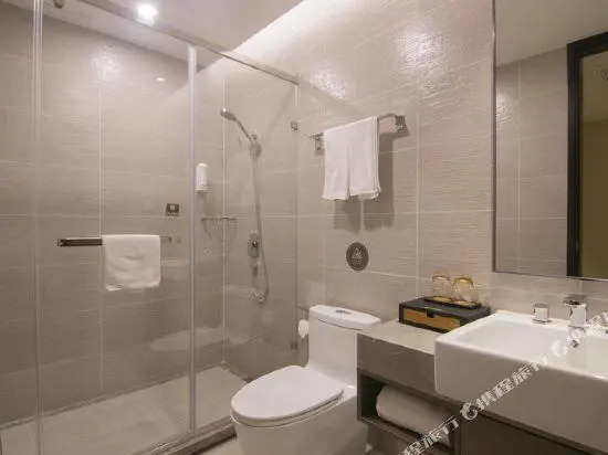 Home Inn Plus Changsha Fenglin 3rd Road West Bus Station
