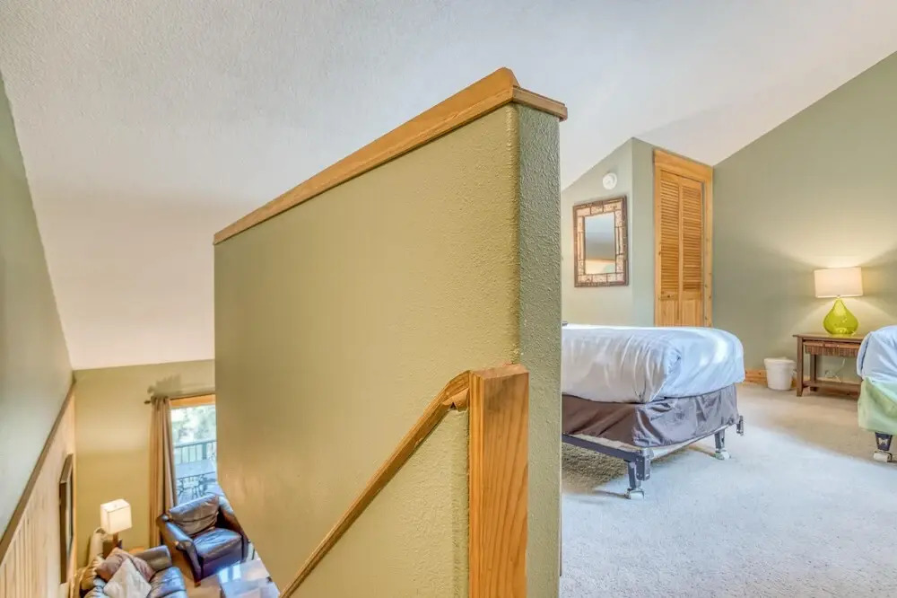 Ski House 208