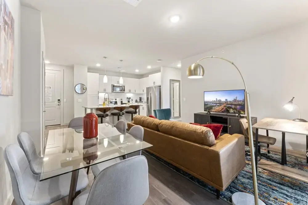 Cozy Chic 2BR King Suite Close to DT Domain UT