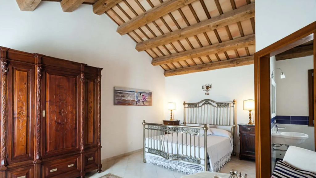 Exclusive villa with pool immersed in the Trapani countryside, at just 15 km from the seaside-VILLA EROICA