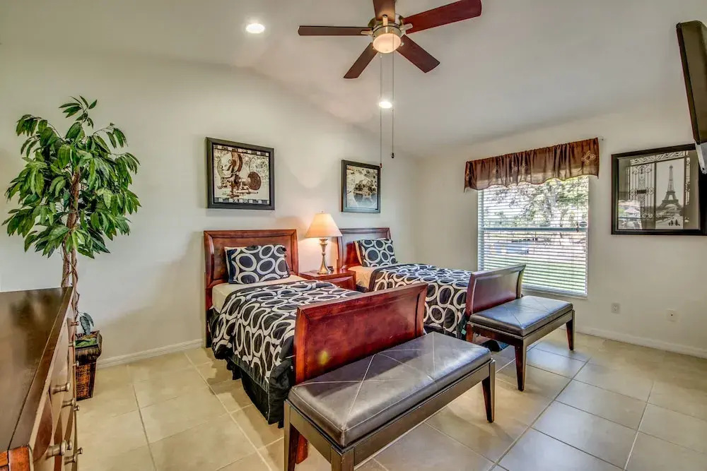Villazo Ann, Cape Coral