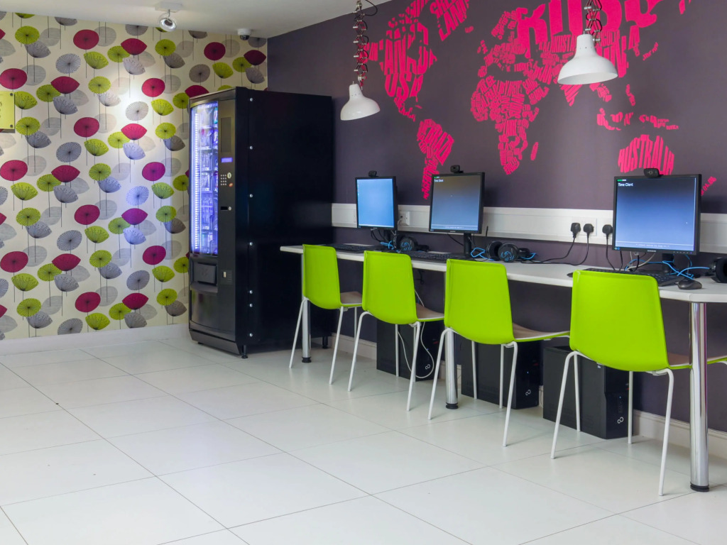 Safestay London Kensington Holland Park
