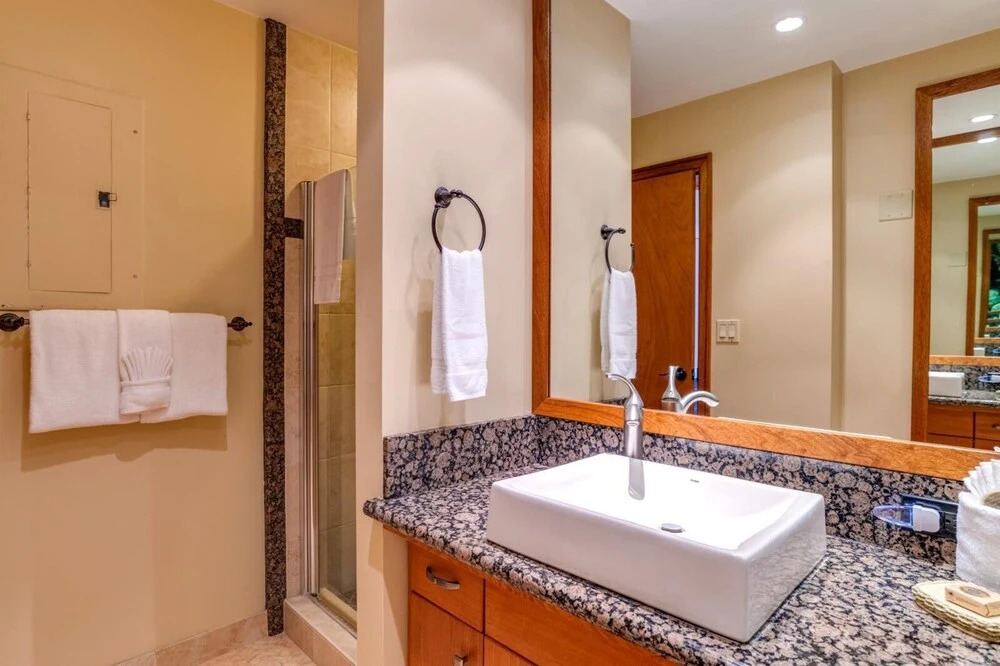 K B M Resorts- Krv-2824 Rare Ridge Top, Second Floor, 1Bd With Sweeping 180-degree Ocean Views!
