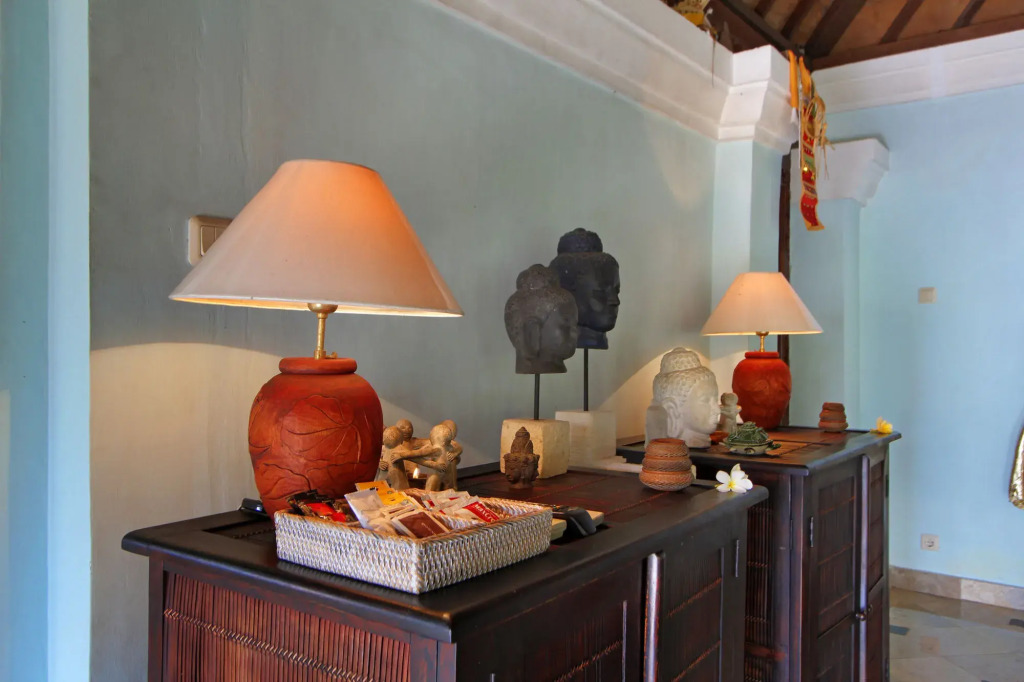The Mahogany Villa