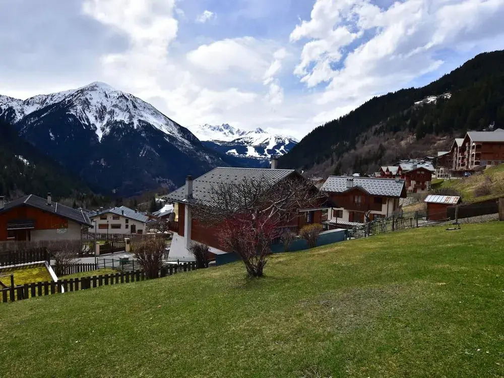 Apartment With 2 Bedrooms in Champagny-en-vanoise, With Wonderful Moun