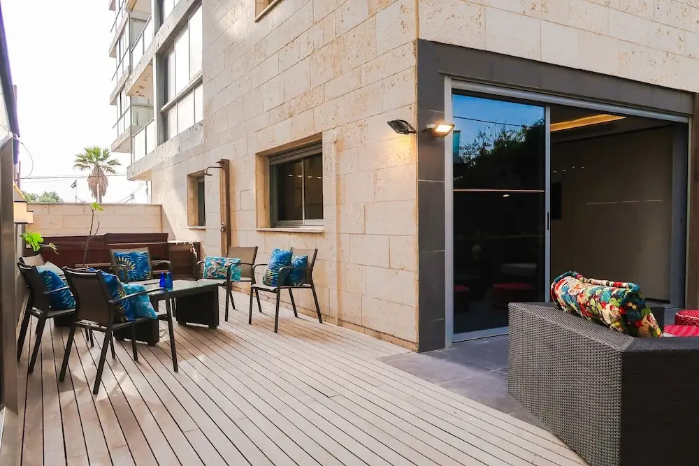 FeelHome Israel - Graffiti Beach House
