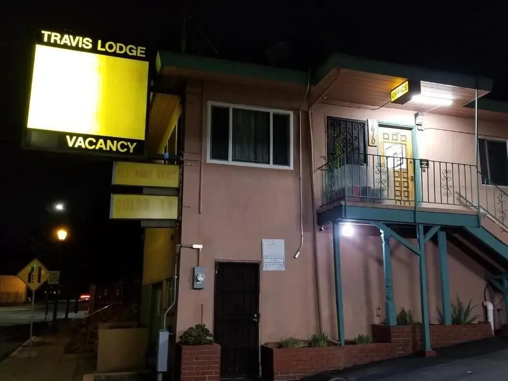 Travis Lodge Motel 16