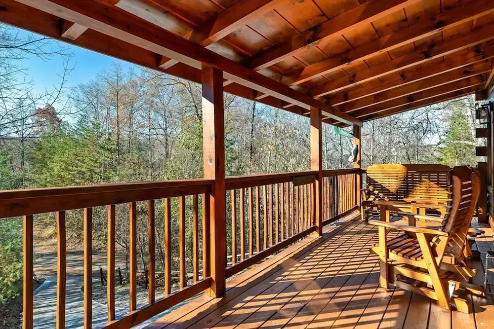Stunning Cabin w Hot Tub Pool Table Arcades