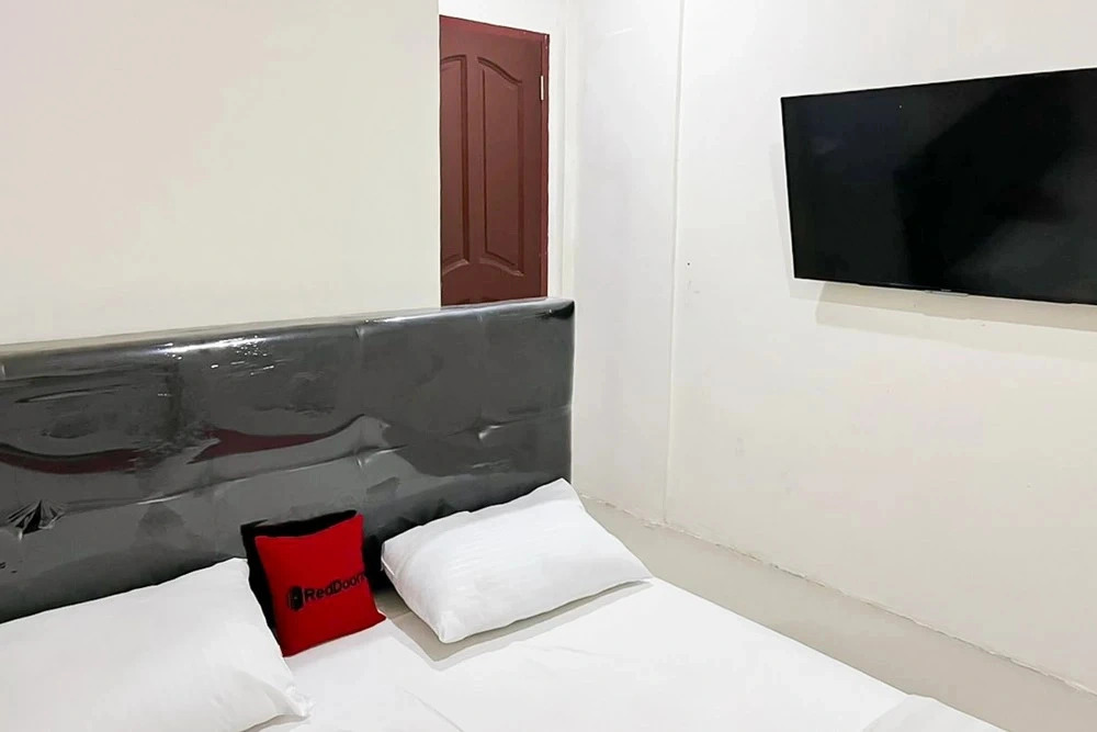 RedDoorz near Sungai Panas Batam