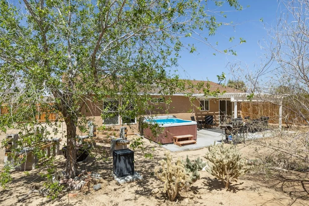 Serenity Sands - Hot Tub, Bbq And Fire Pit! 3 Bedroom Home by RedAwning