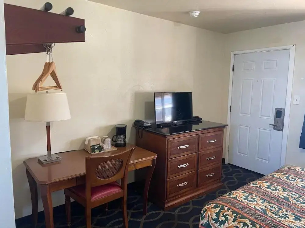 Holiday Motel Oakdale