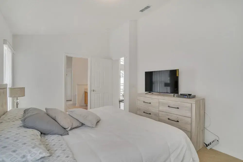 Beautiful Family Vacation Home With Private Pool. Close To Disney! 5 Bedroom Home by Redawning