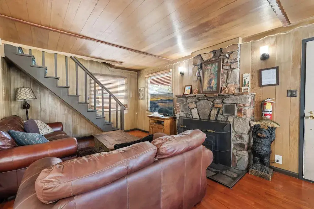 Lake Cottage - Vintage Big Bear Cabin close to The Village and Lake