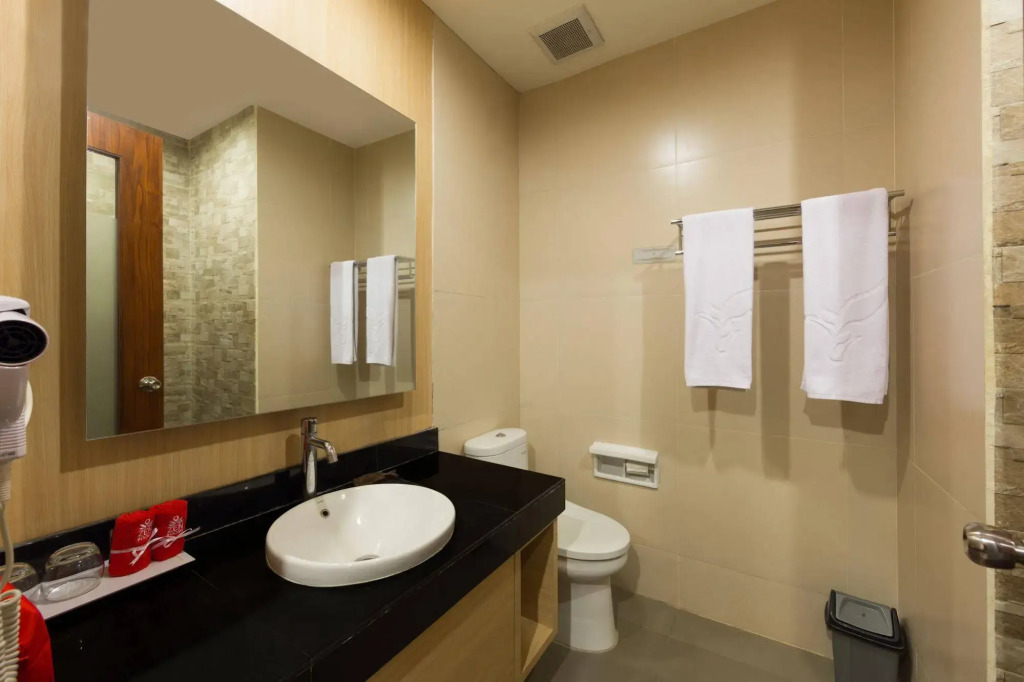 ZEN Rooms Kuta Tuban Suites