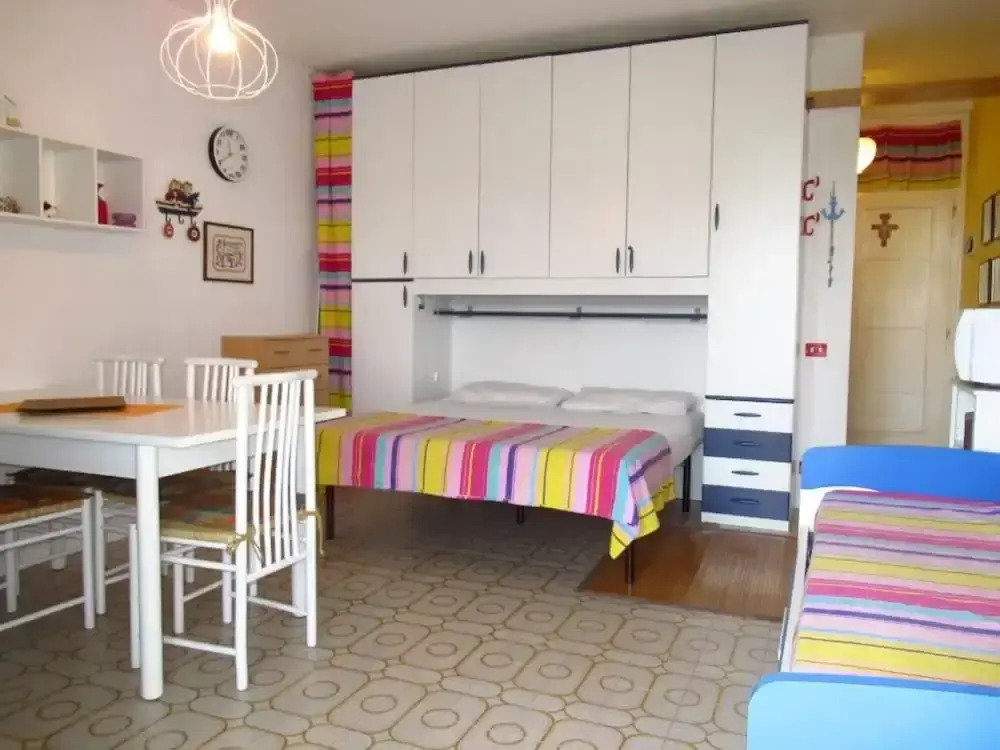 Colourful Studio With Shared Pool for 4 Guests