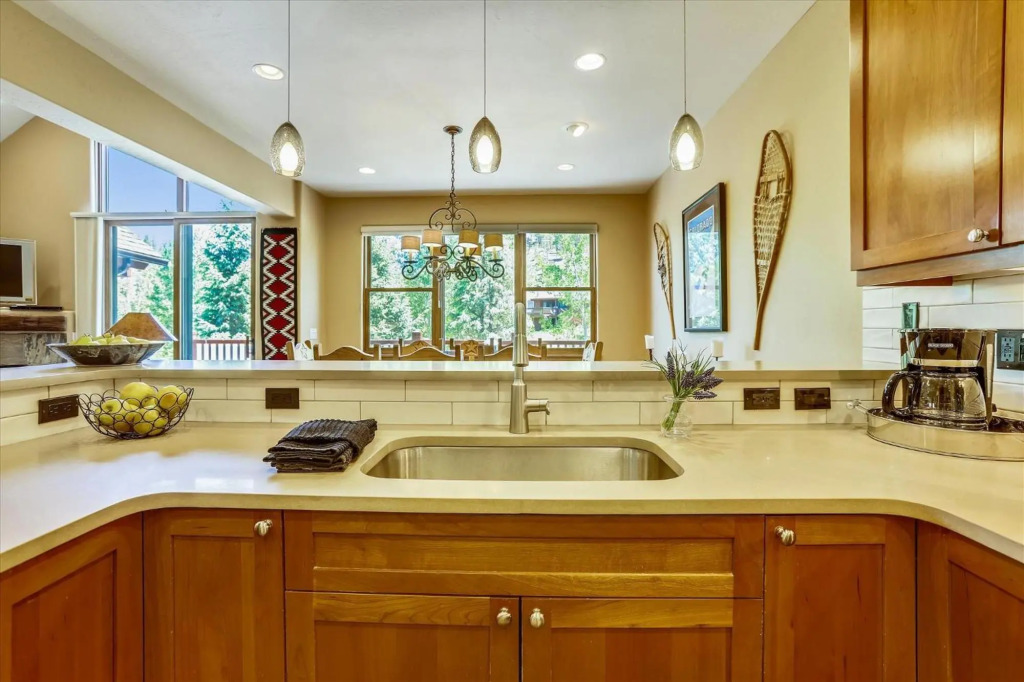 Highland Greens Comfort 3 Bedroom Townhouse by Redawning