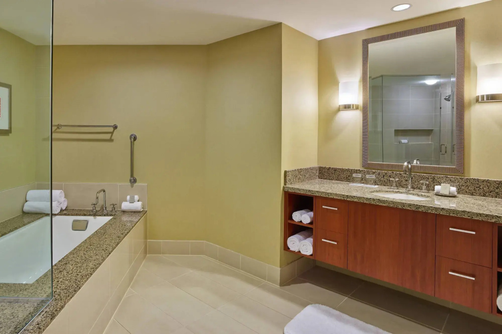 Renaissance Las Vegas Hotel