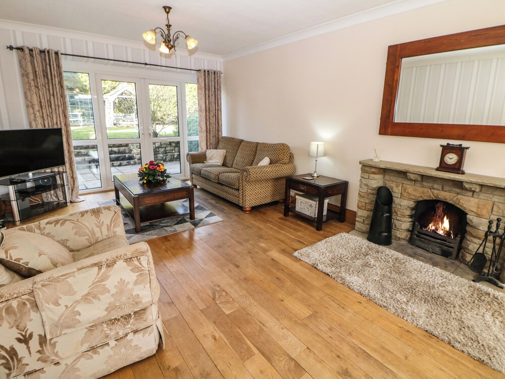 Lower Lane House