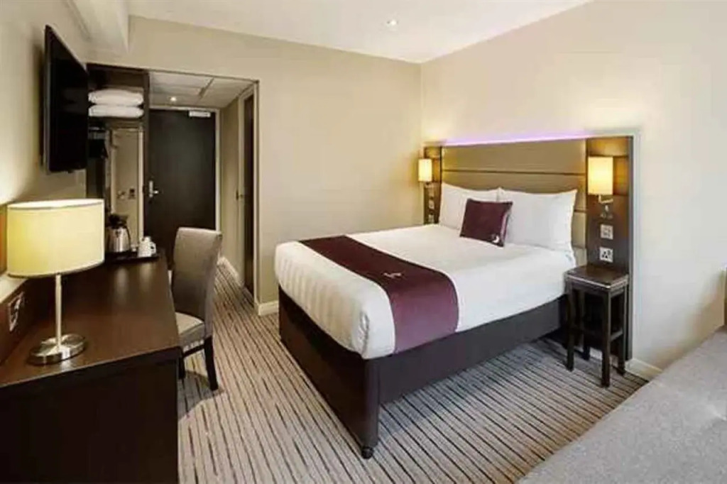Premier Inn London Southwark - Southwark Station