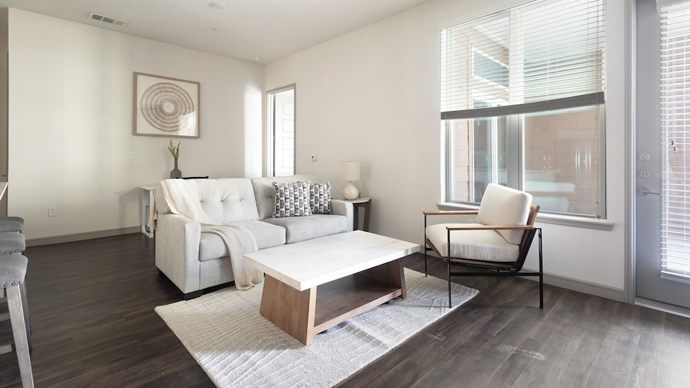 Landing Furnished Apartments Houston - Central Business District