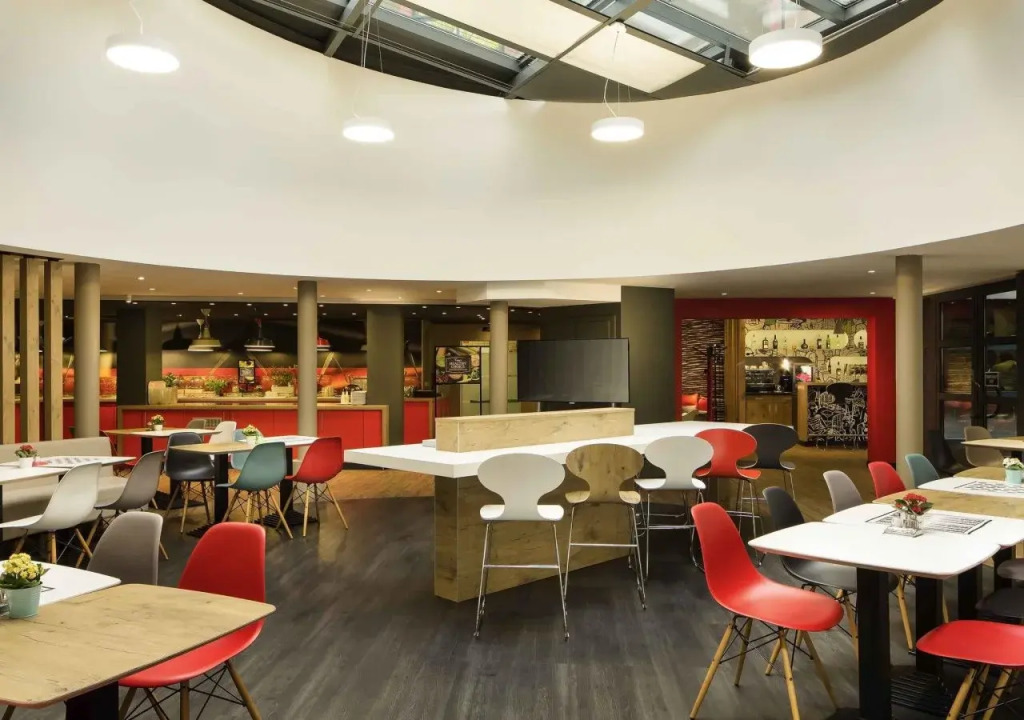 Ibis Budapest Heroes Square