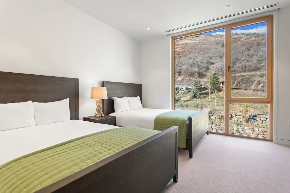 Deer Valley Retreat Ski-in/ski-out W/pool 3 Bedroom Condo