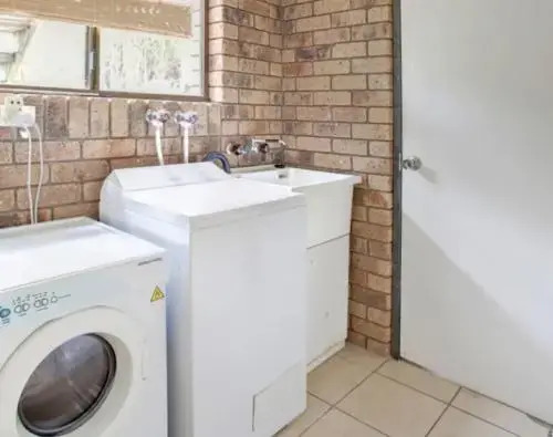 33 Cooloola Drive - Rainbow Beach, Walk to the beach, pet friendly