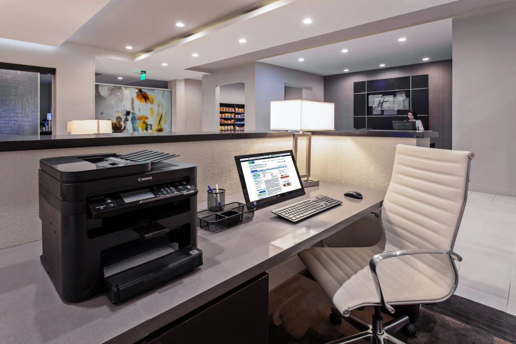 Holiday Inn Express & Suites Anaheim Resort Area by IHG