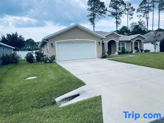 Modern and Spacious 4 Bedroom Home