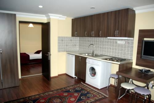 Adrien Hotel