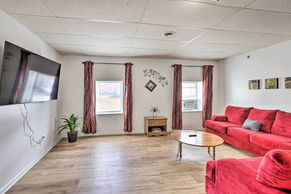 Bright Yankton Apartment Near Meridian Bridge