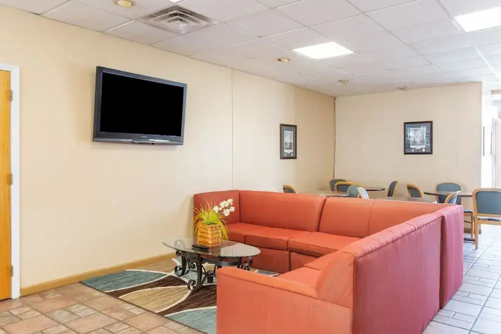 Travelers Place Inn & Suites