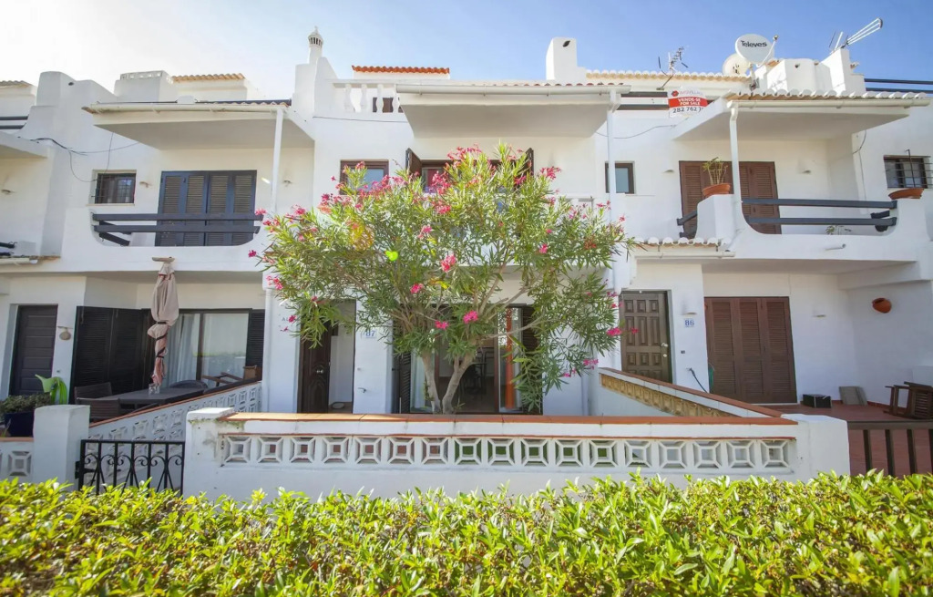 C06 - Porto De Mos 3 Bed Townhouse