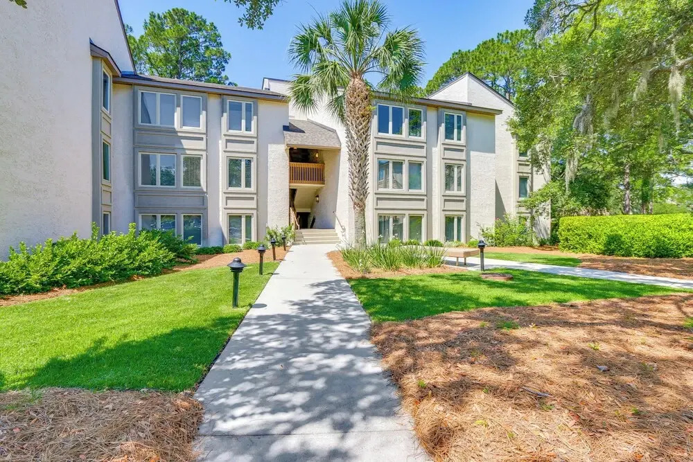 Pool Access Idyllic Sea Pines Gem, Walk to Beach