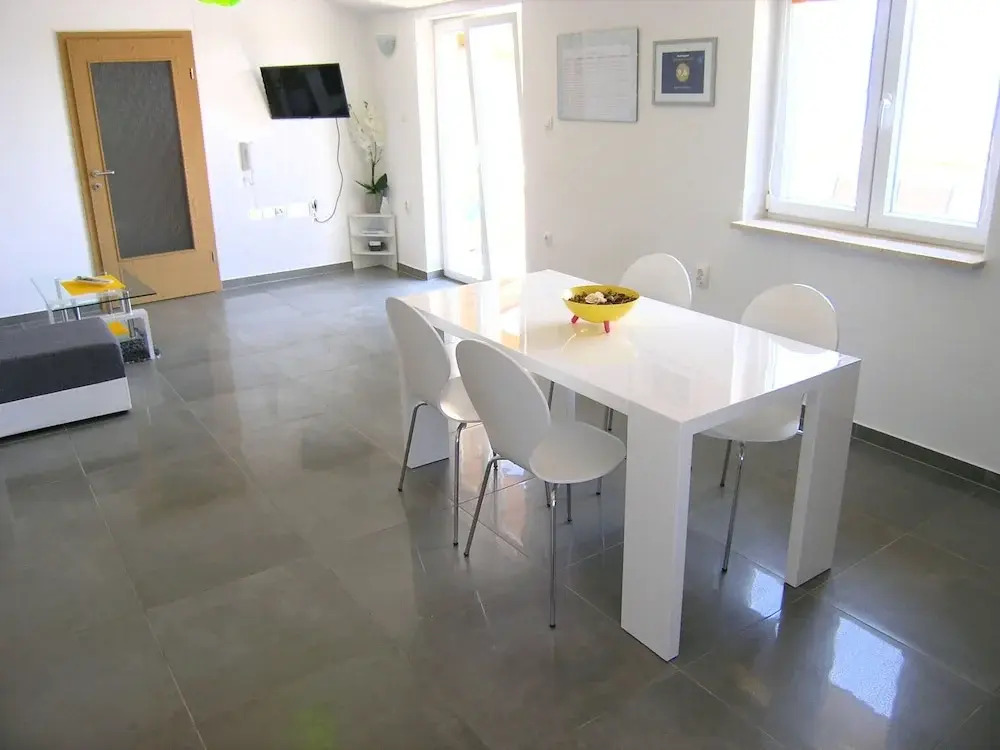 Apartment Goran