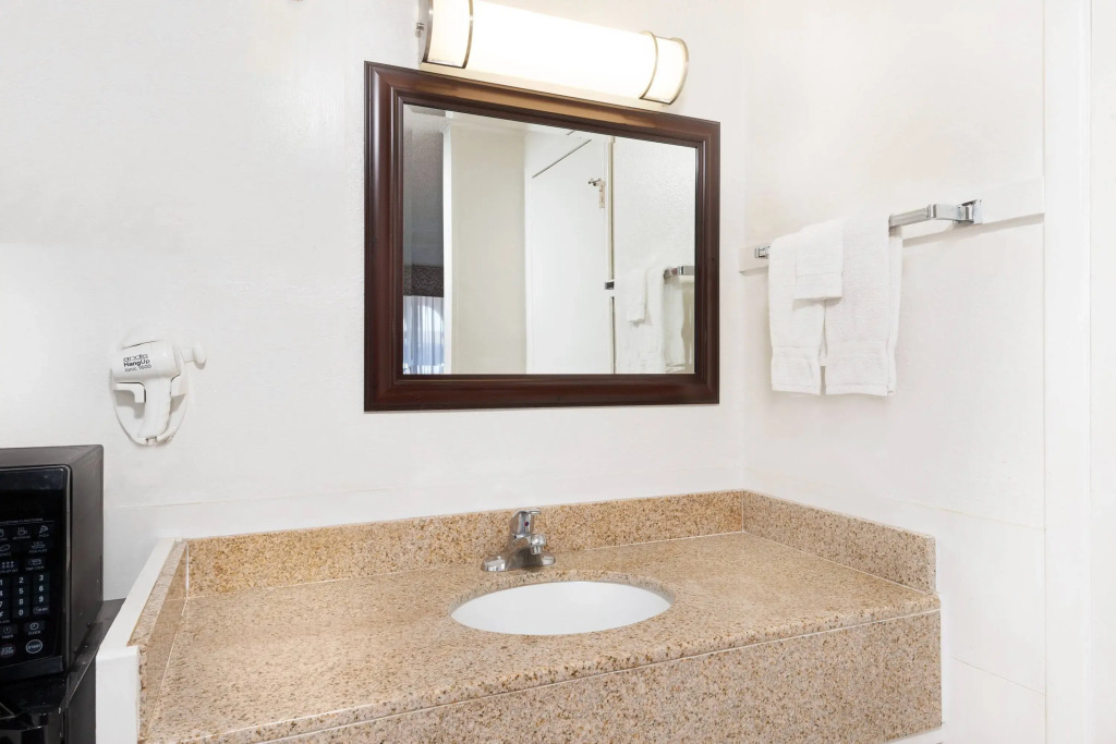 SYLO Hotel Denver Airport, a Ramada by Wyndham