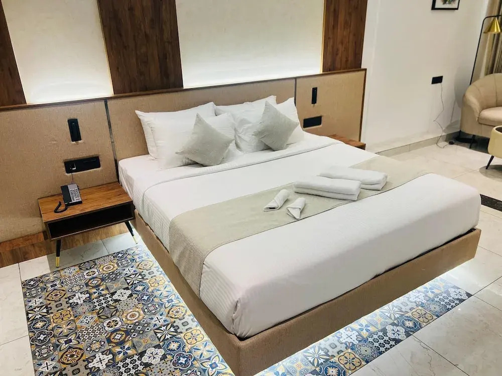 Royal Plaza Inn by RAK Rooms, Calicut