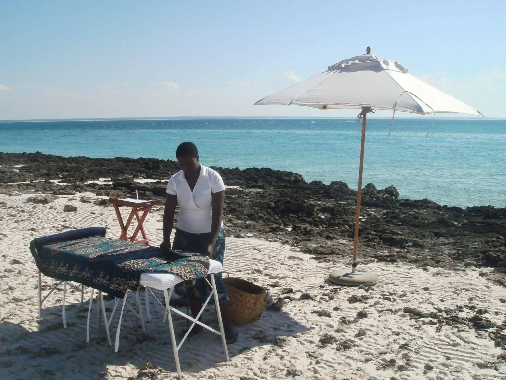 Azura Benguerra Island