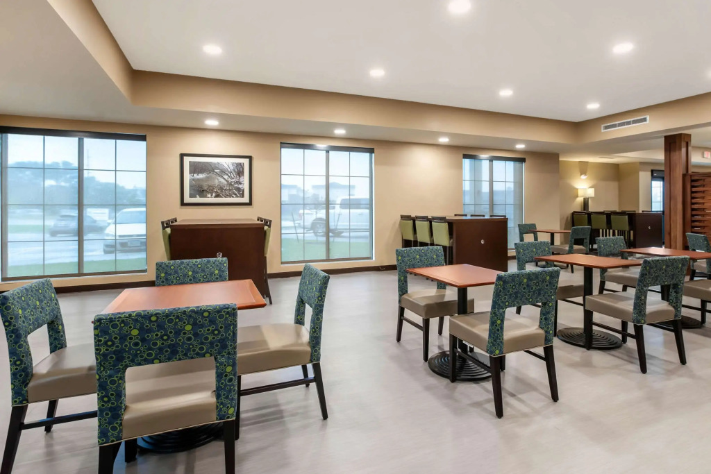 Comfort Inn & Suites Ames near ISU Campus