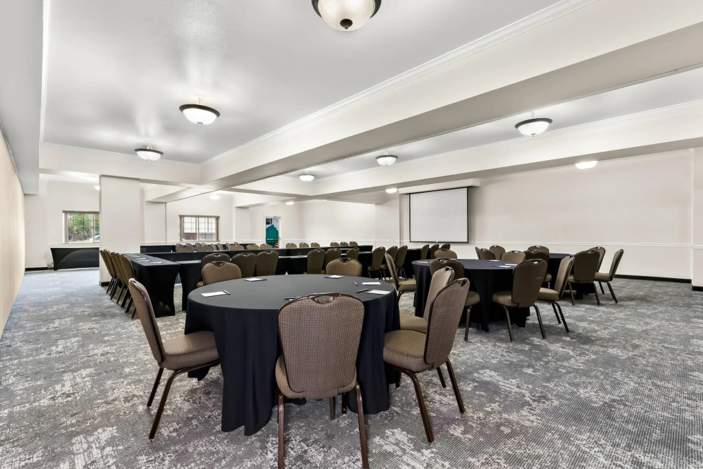 Clarion Suites Anchorage Downtown