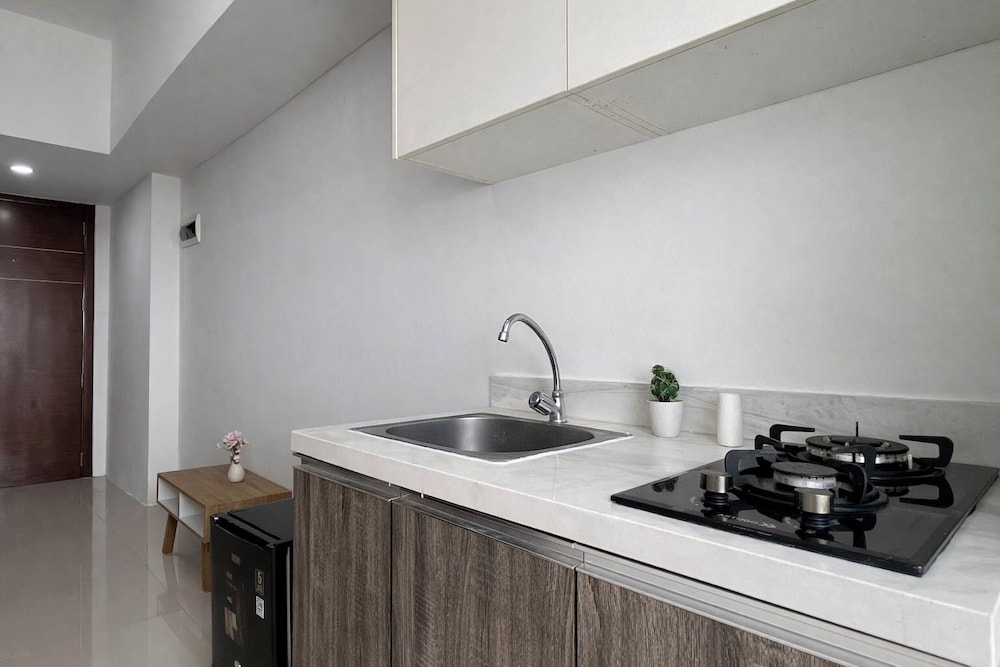 Simple Look 1Br Apartment At Vittoria Residence