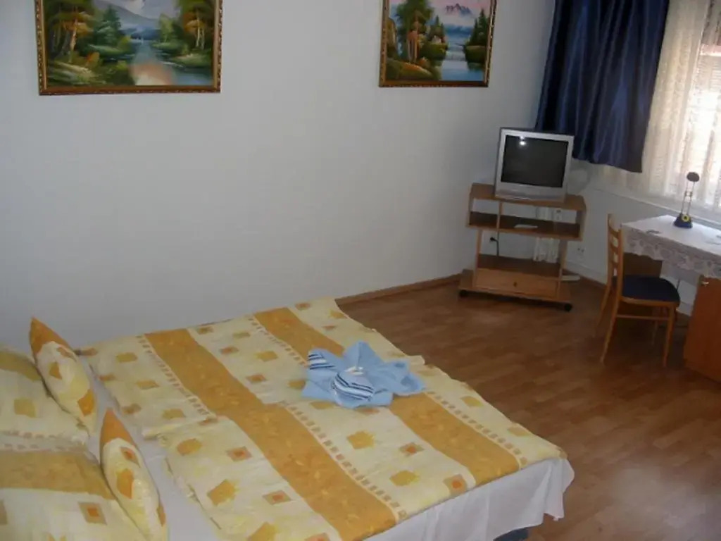 Budapest Economy Apartments