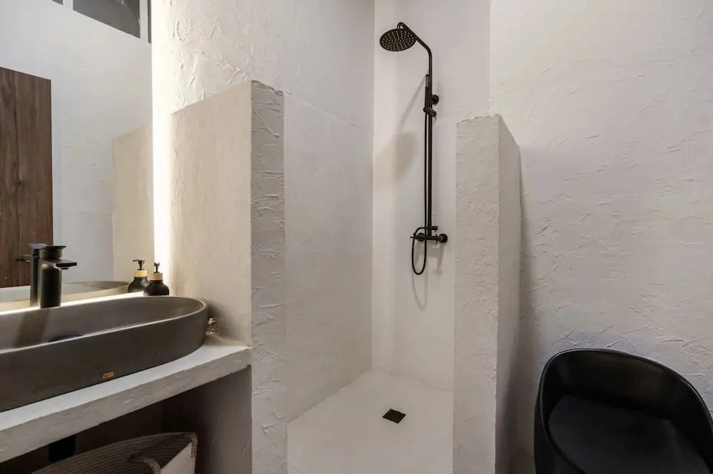 Luxurious 5BR House in Provenza Perfect for Groups
